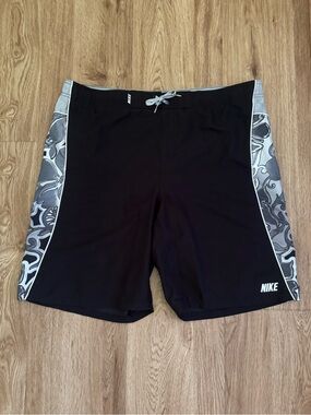 Nike Men Large Swim Trunks Board Shorts Abstract Swirl Graphic Black Gray
